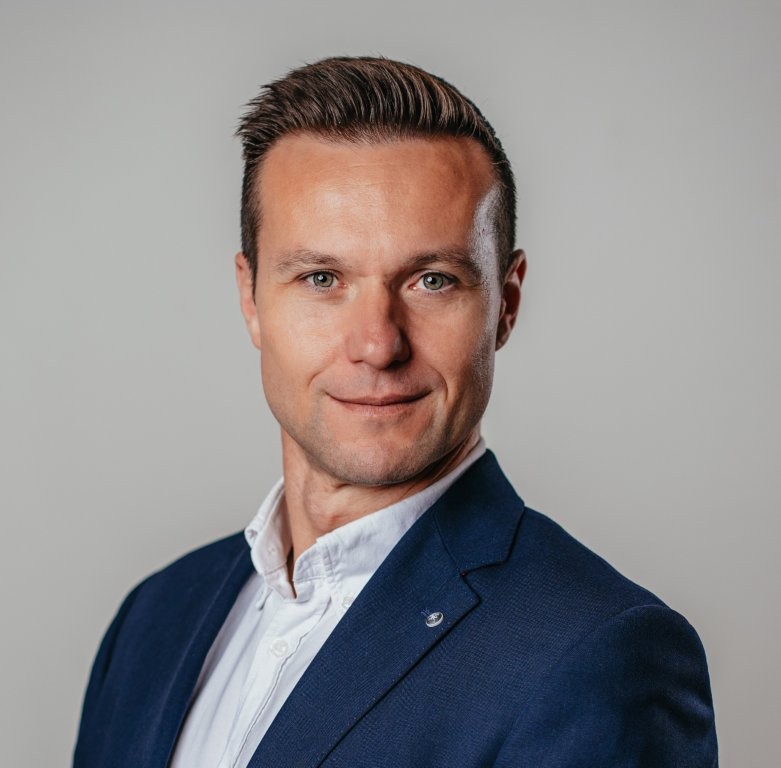 starosta nová fotka k listopadu 2025